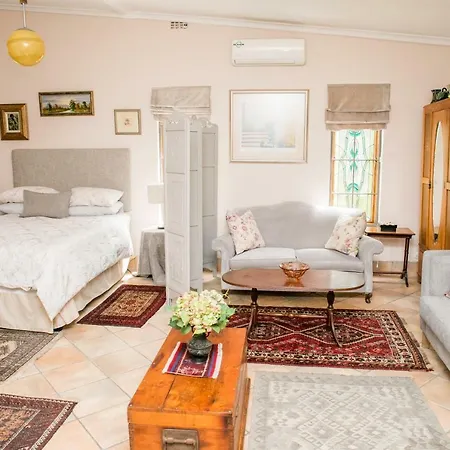 Villa Pascal Guest House-3